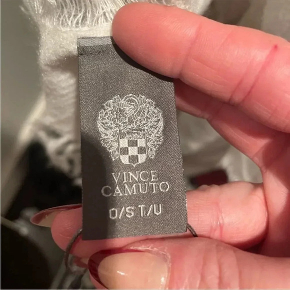 VINCE CAMUTO COZY LARGE SCARF IVORY/MULTI PLAID O/S - Picture 4 of 11